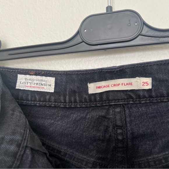 Levi’s Big E Premium Ribcage Crop Flare – High Waisted – Black – Size 25 - Picture 9 of 14